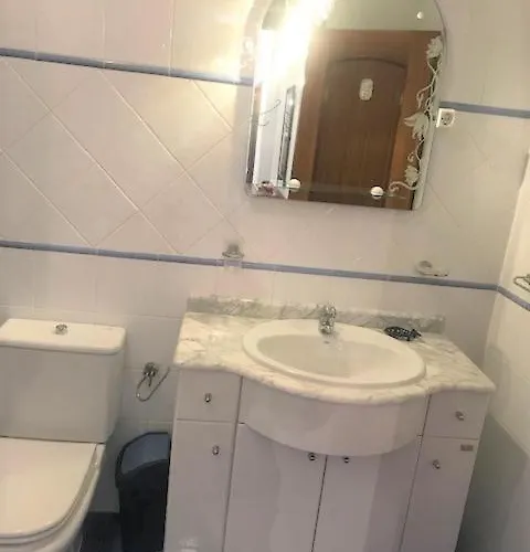 Apart. T2 Olhos De Agua Апартаменти *